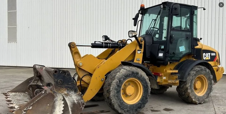 Ładowarka kołowa Caterpillar Cat 908 H2 4x4 r. 2015 6,5 t