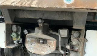wywrotka 6x6 z dzwigiem Volvo — zdjęcie 10