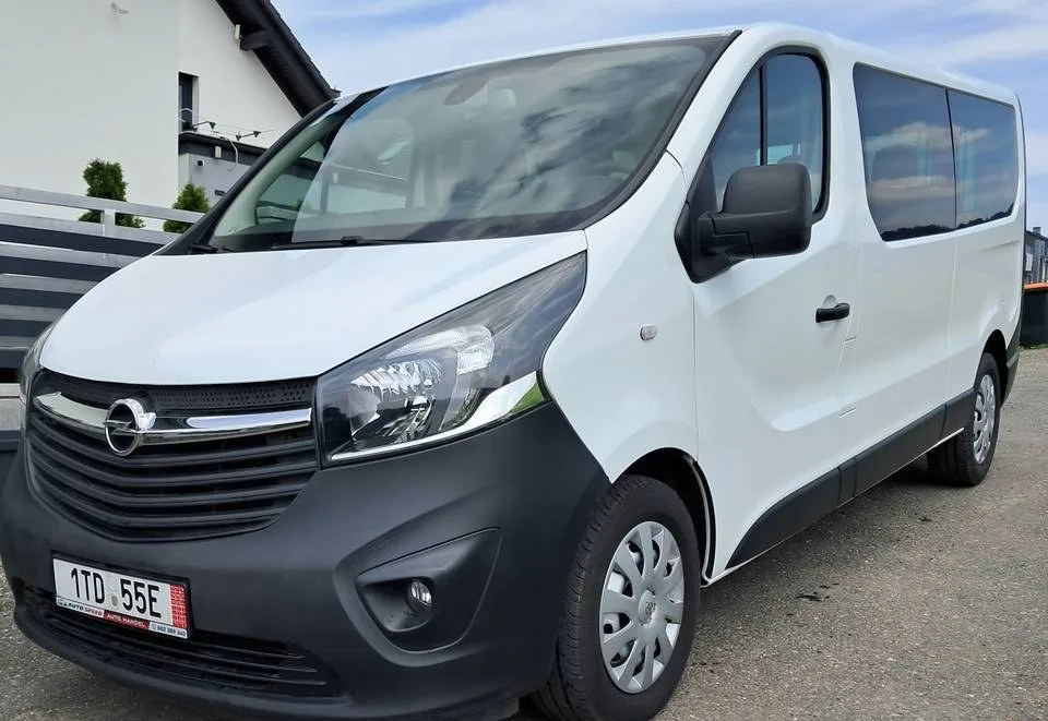 Opel Vivaro 9-osobowy