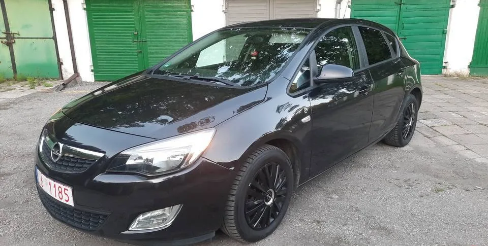 Opel Astra 1.4 Turbo 140KM 2010 r. / Klima / Opłacona