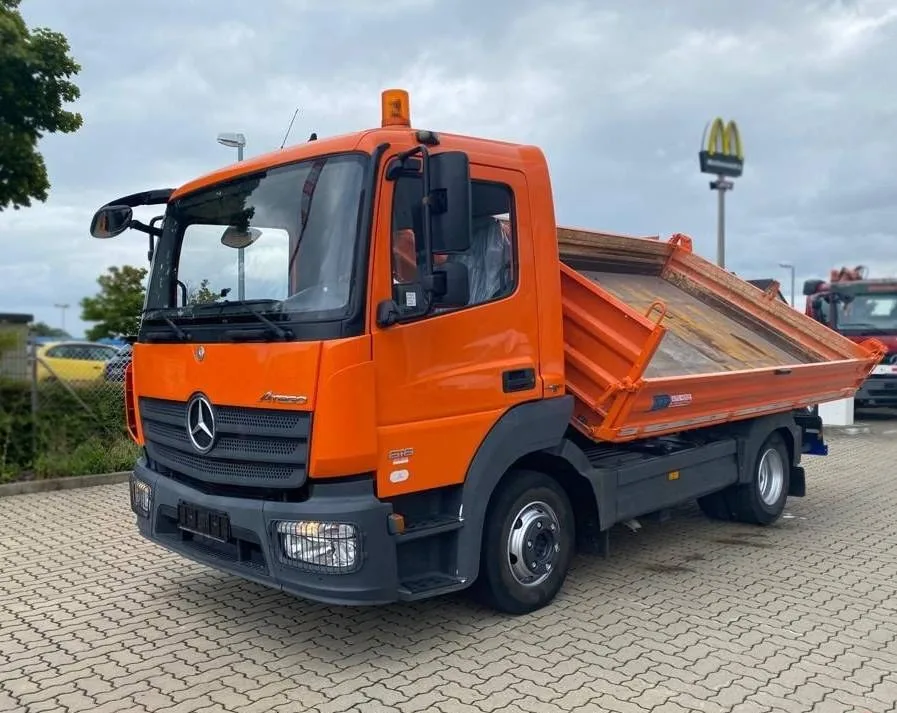 Wywrotka 4x2 2 osiowa Mercedes Atego 818 tez Leasing ciezarowki