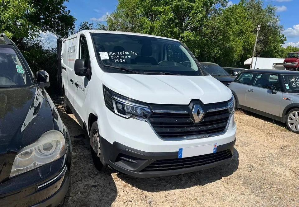 RENAULT Trafic III 2.0 DCi 130 HC152