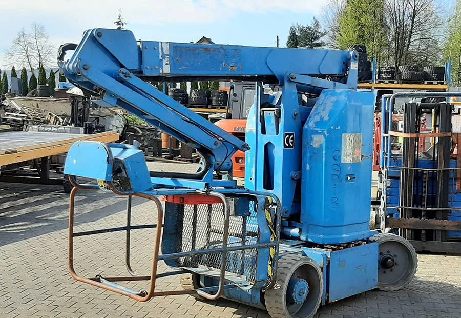 Elektryczny podest roboczy teleskopowo-przegubowy Genie Z30/20N 11,1 m|1997