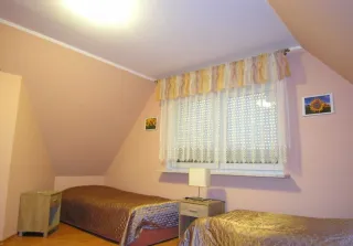 Dom z basenem letniskowy na wakacje Domek nad jeziorem — zdjęcie 5