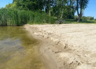 Domek 50 m2 nad jeziorem z własna plażą na wyłączność — zdjęcie 8