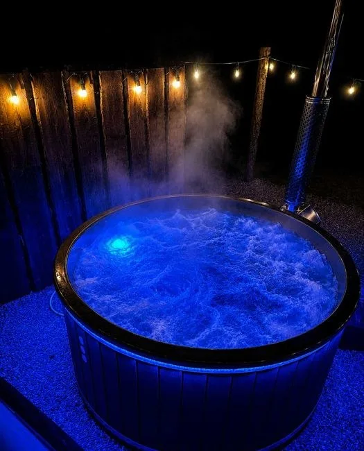 Domki nad jeziorem | Balia Jacuzzi, Sauna, Basen, Kominek | Kaszuby, Gołubie | 4 – 8 os