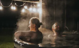 Duży dom domek na Mazurach nad jeziorem balia jacuzzi sauna — zdjęcie 2