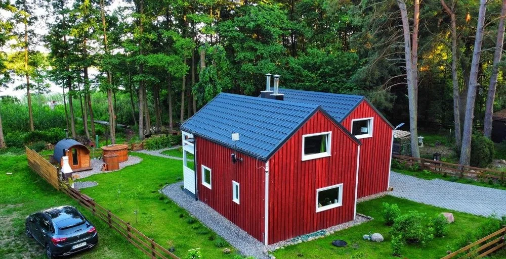 Domek letniskowy nad jeziorem morzem do wynajęcia Sauna Jacuzzi Bali